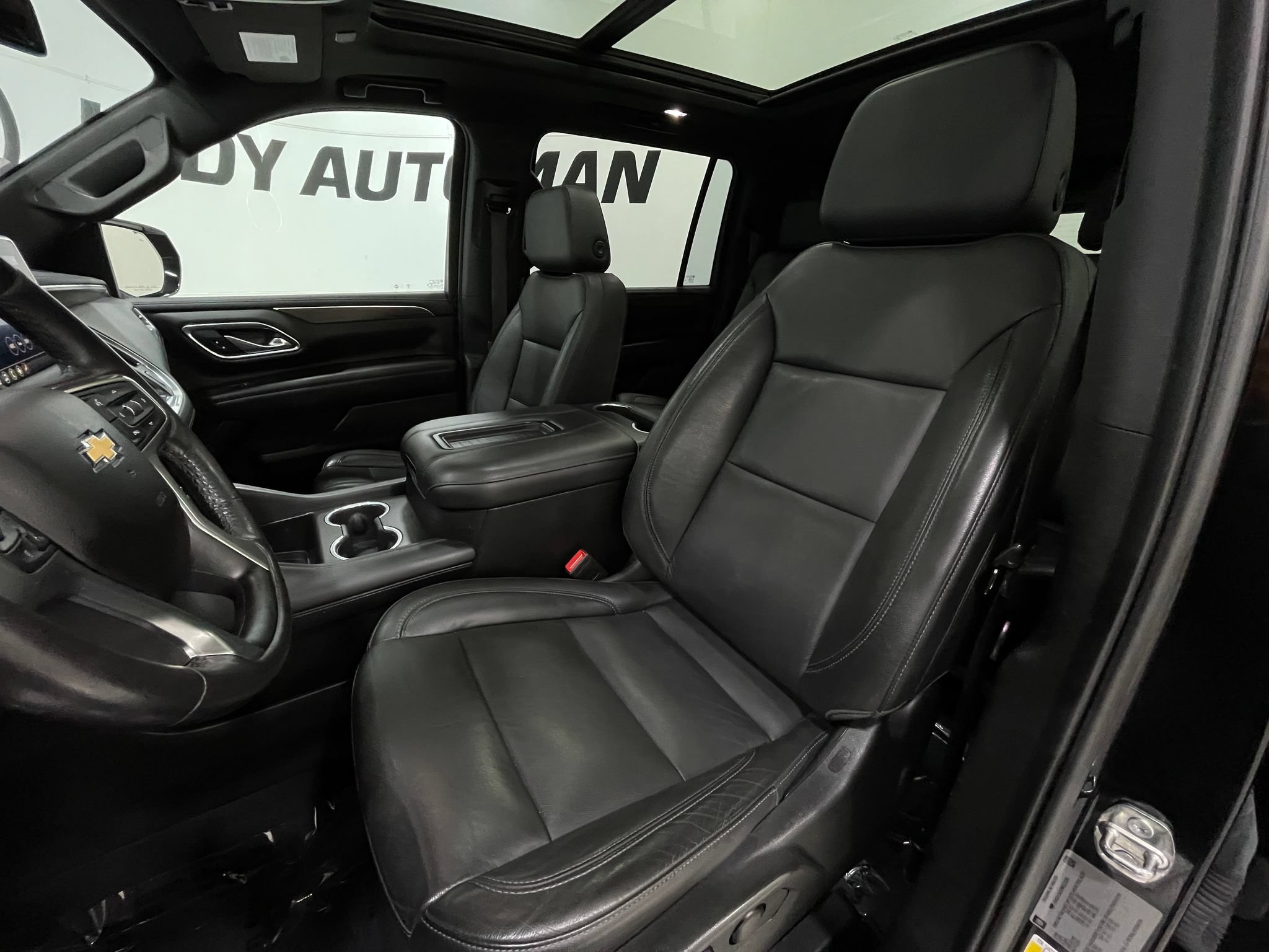 Used 2021 Chevrolet Suburban LT w/ LT Signature Package AWD/4WD image 13