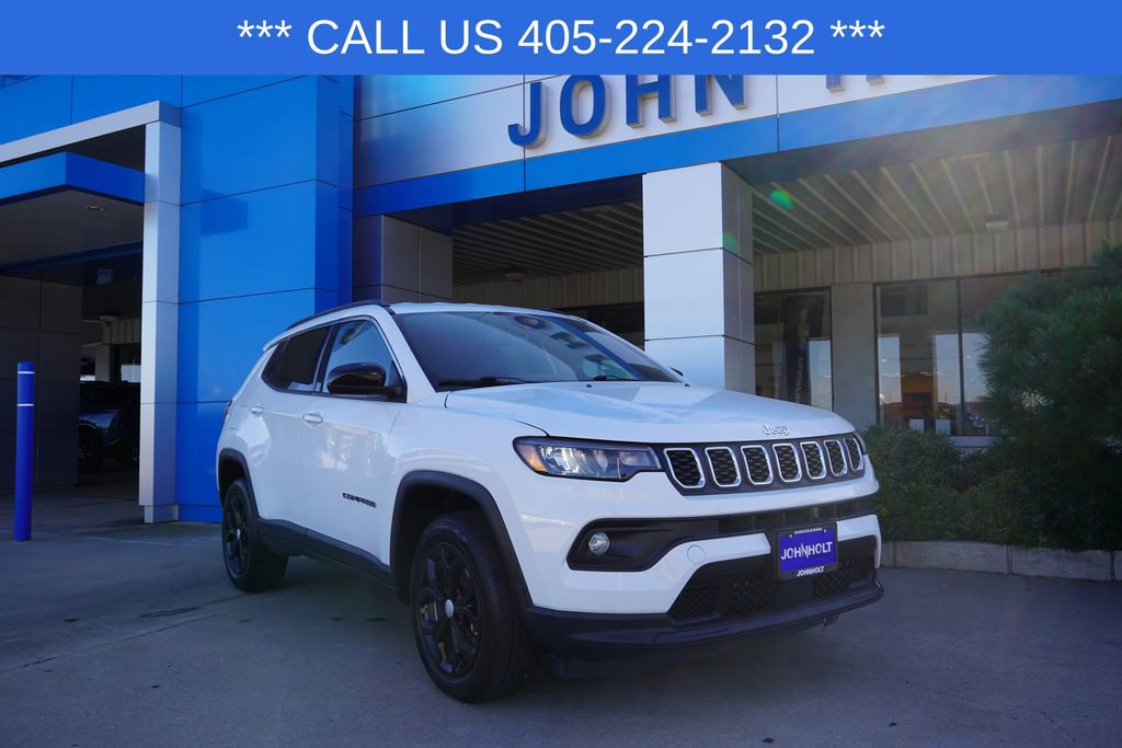 Used 2024 Jeep Compass Latitude image 2