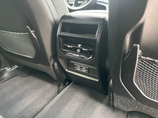 Used 2024 Jeep Grand Cherokee Laredo w/ Trailer Tow Package image 17