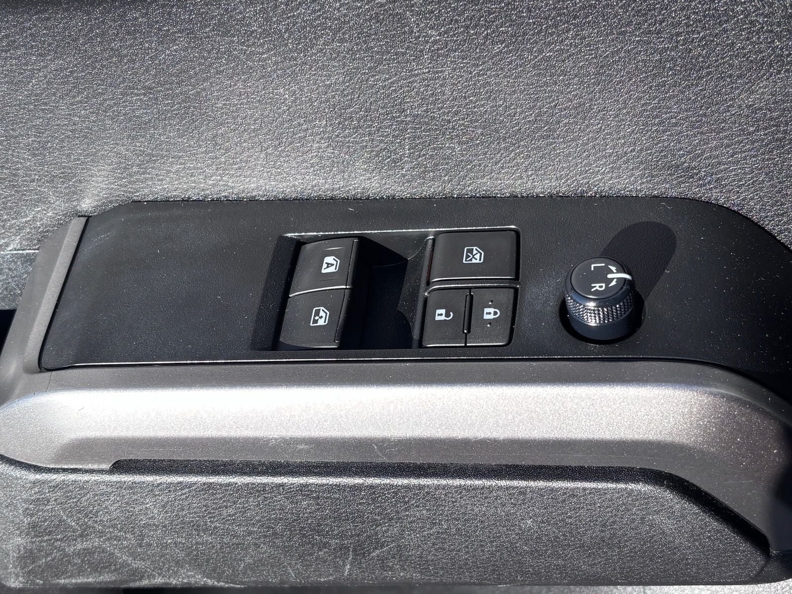 Used 2021 Toyota Tacoma SR5 AWD/4WD image 21