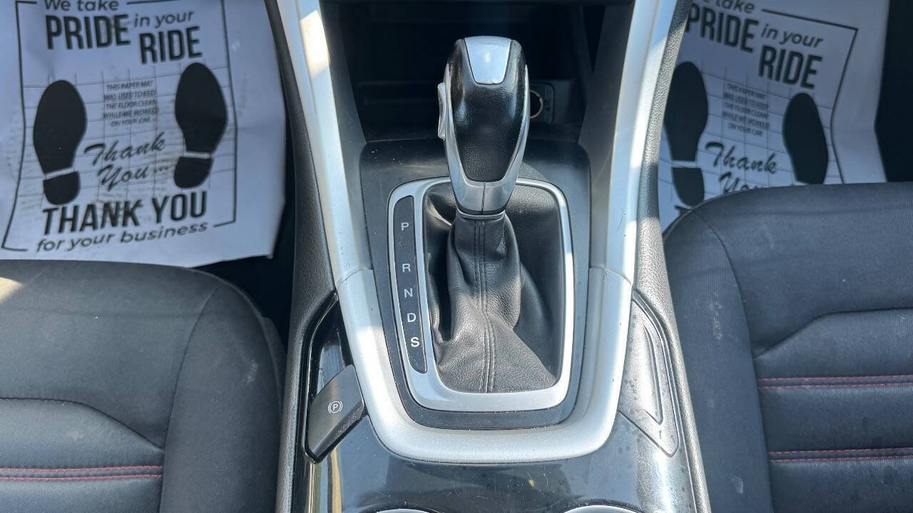 Used 2013 Ford Fusion SE FWD image 12