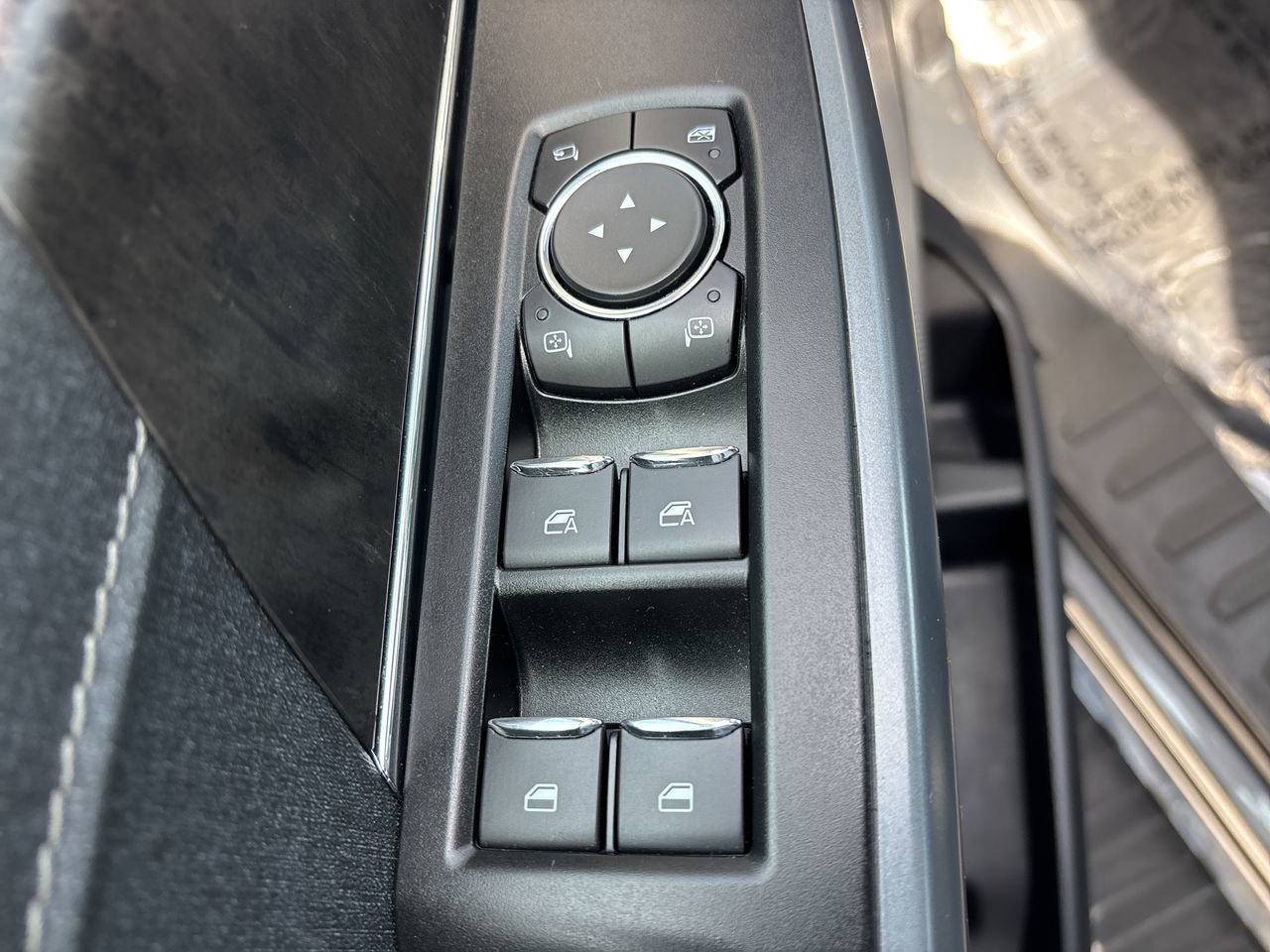 Certified 2023 Ford F150 Lariat w/ Equipment Group 502A High image 16