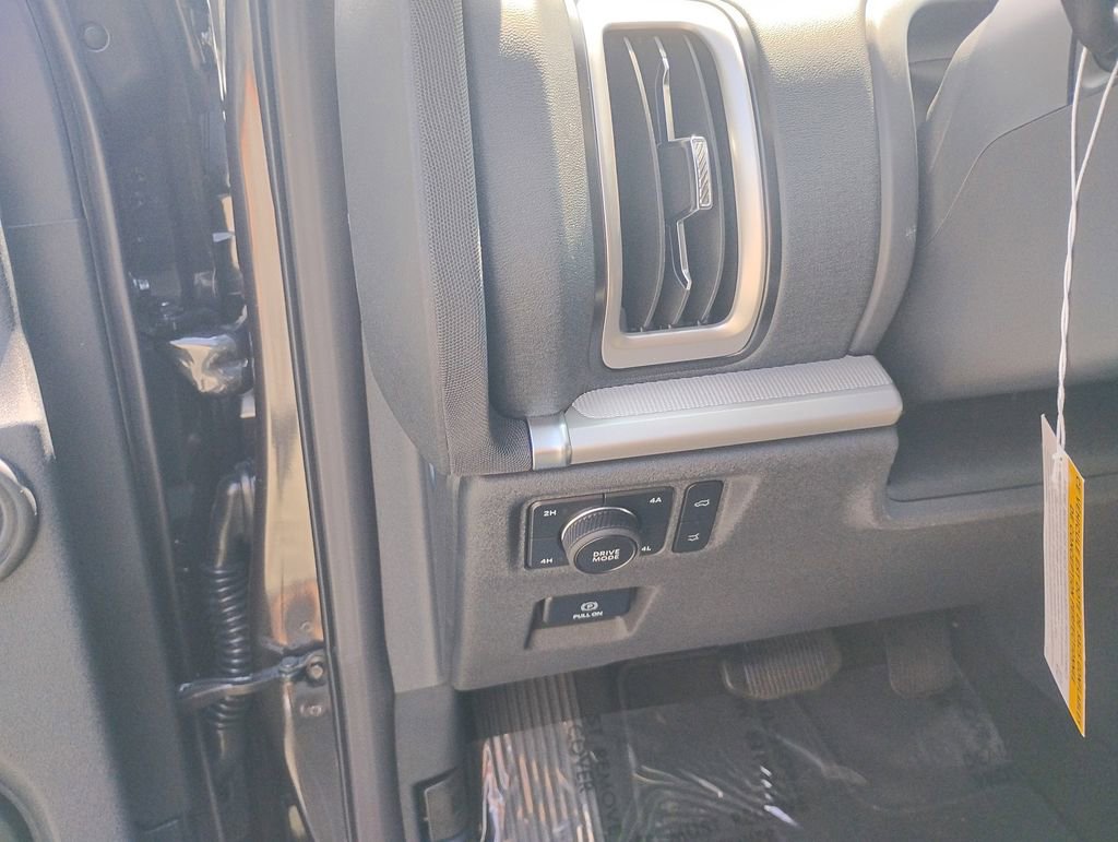 New 2025 Ford Expedition Active image 20