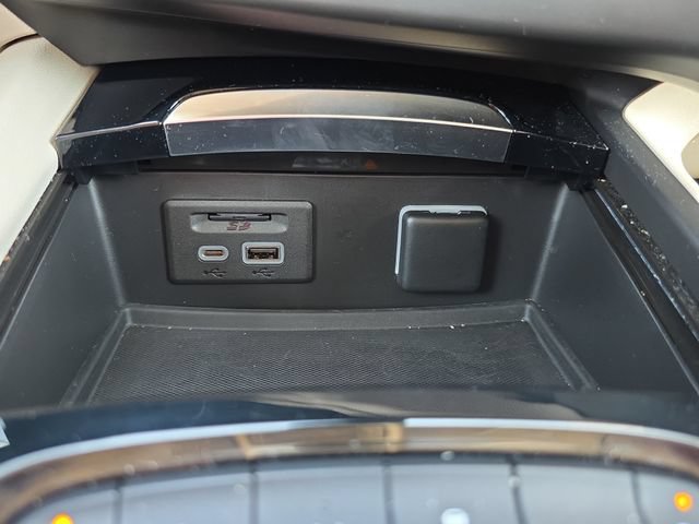Used 2021 Buick Envision Avenir AWD/4WD image 24