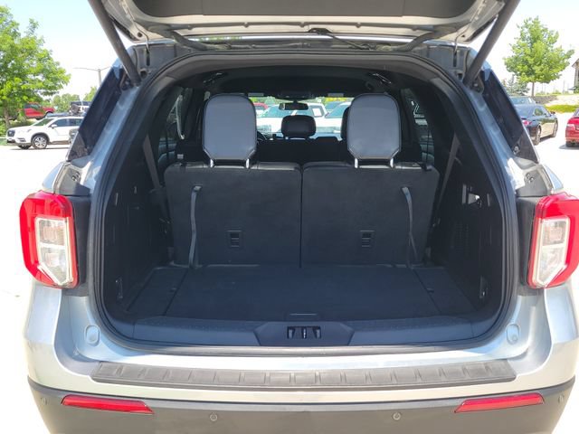 Used 2020 Ford Explorer XLT w/ Equipment Group 202A AWD/4WD image 14
