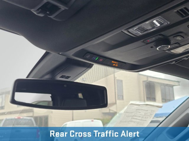 Used 2022 Chevrolet Tahoe Z71 w/ Luxury Package AWD/4WD image 33