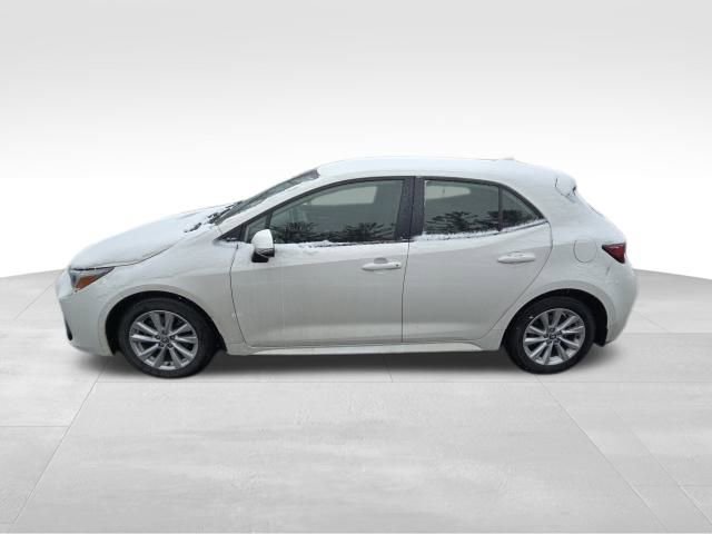 Used 2024 Toyota Corolla SE w/ SE Package image 3