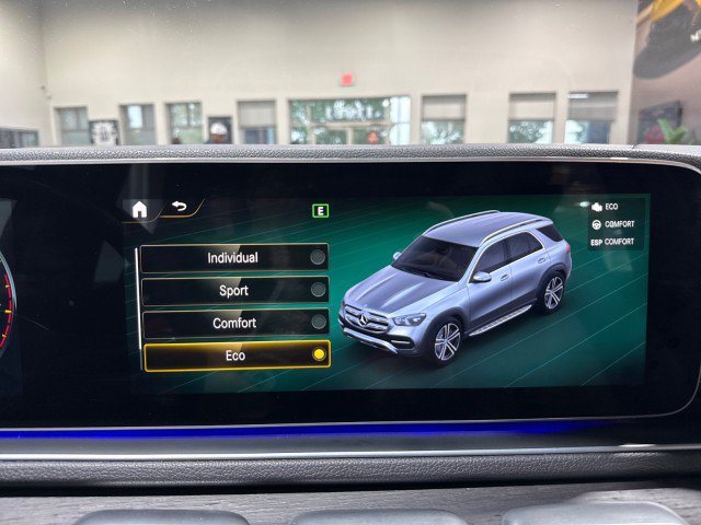 Used 2021 Mercedes-Benz GLE 350 4MATIC w/ Premium Package image 66