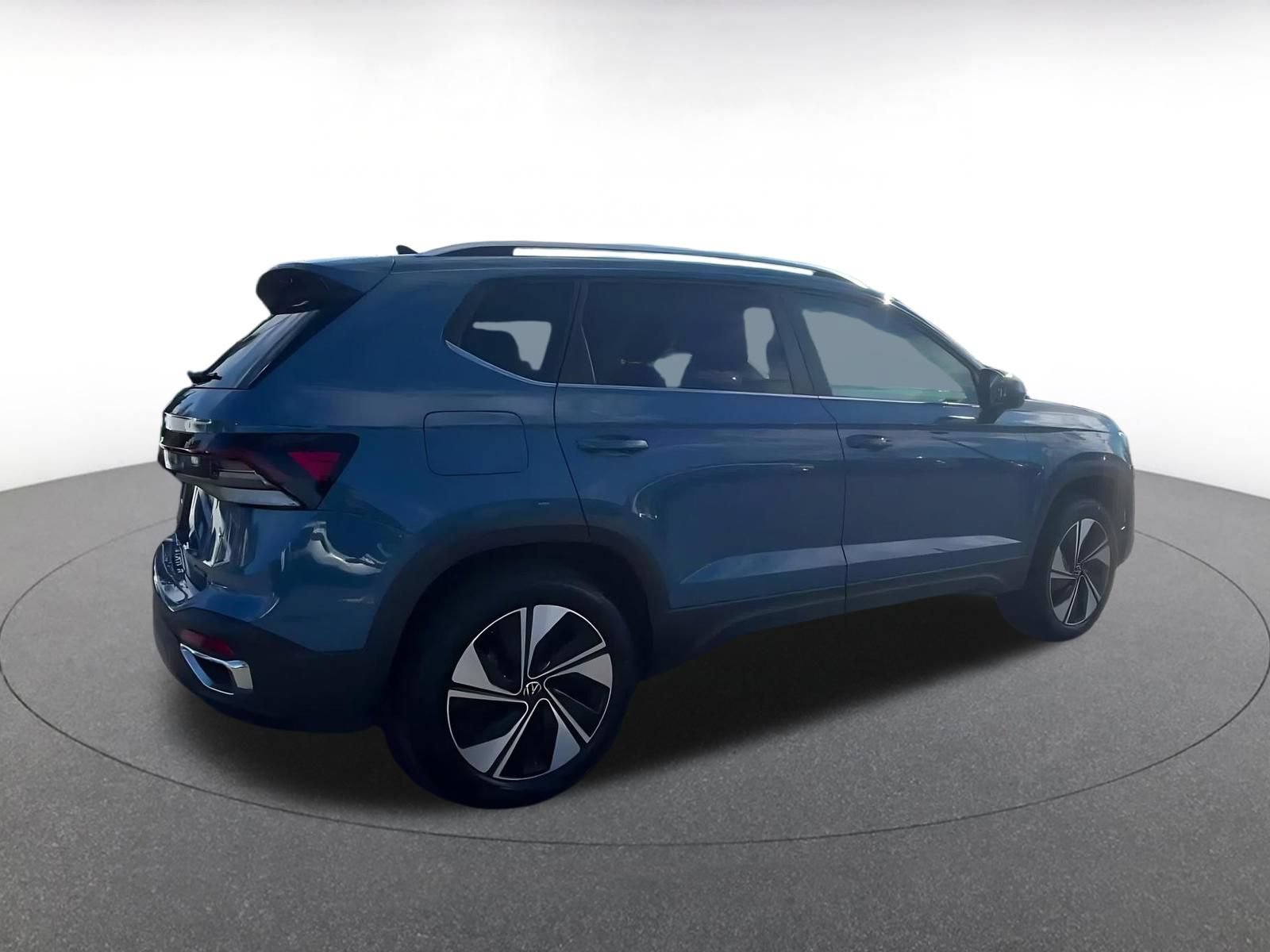 Used 2026 Volkswagen Taos SE AWD/4WD image 12