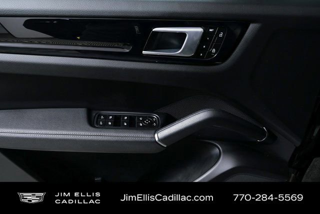 Used 2022 Porsche Cayenne Coupe image 7