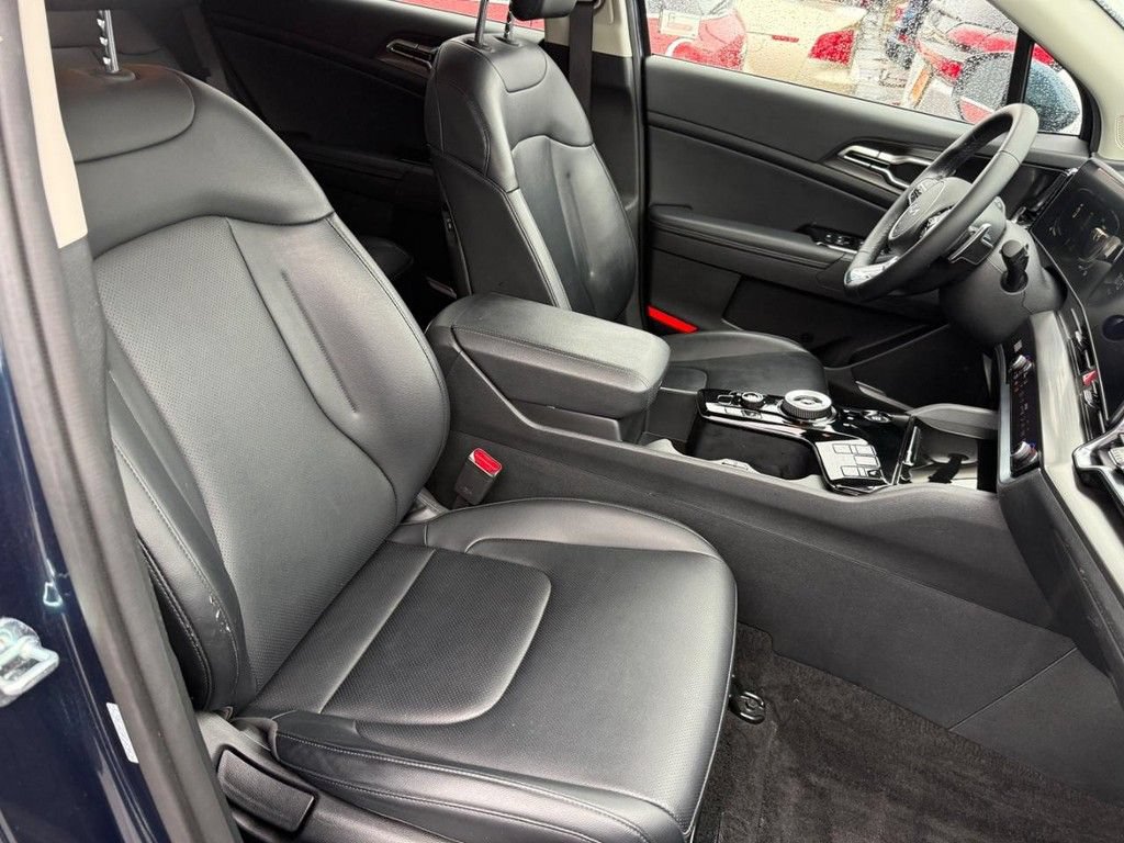 Used 2025 Kia Sportage EX AWD/4WD image 6