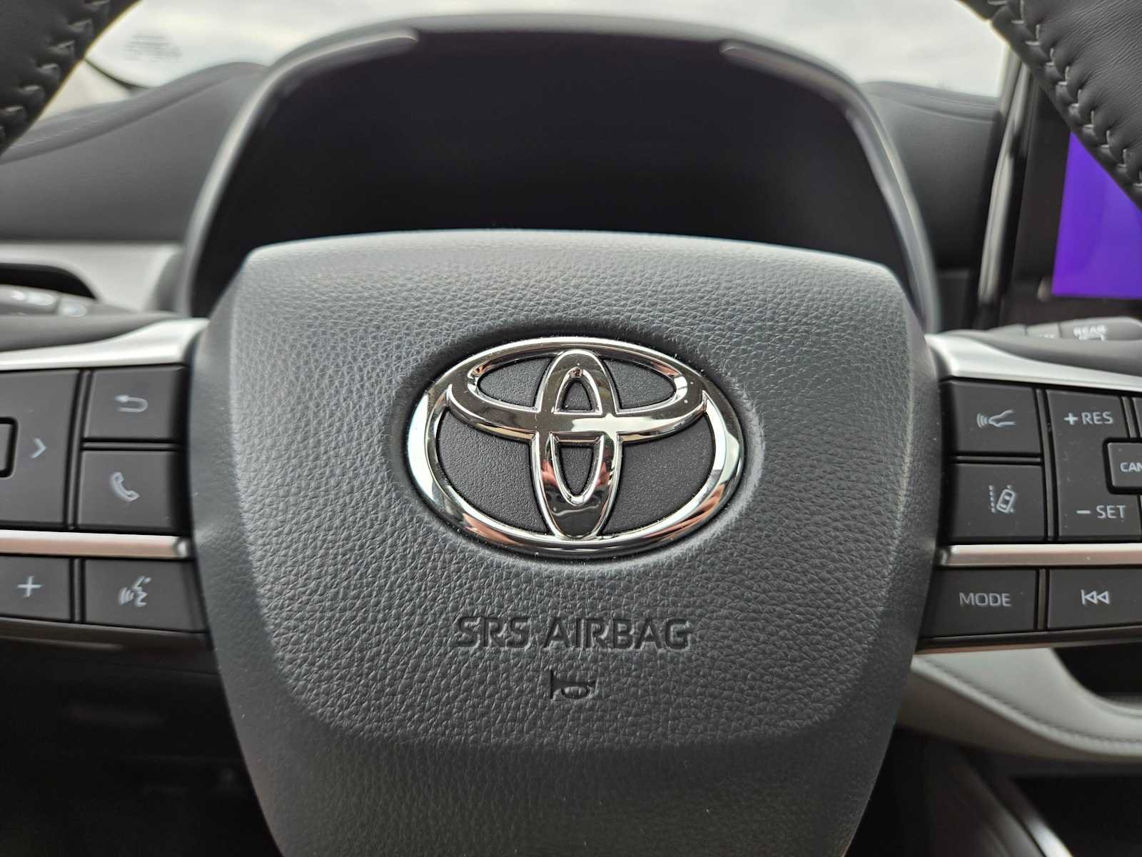 Certified 2025 Toyota Highlander Platinum AWD/4WD image 26