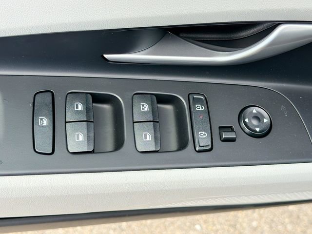 New 2026 Hyundai Elantra Limited image 18