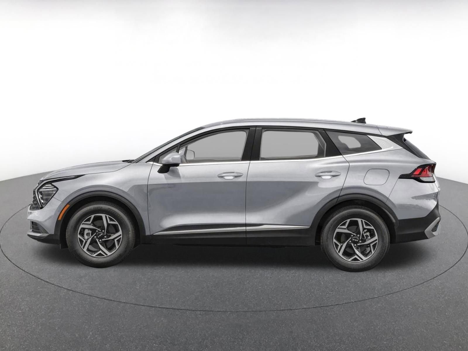Used 2025 Kia Sportage LX FWD image 3