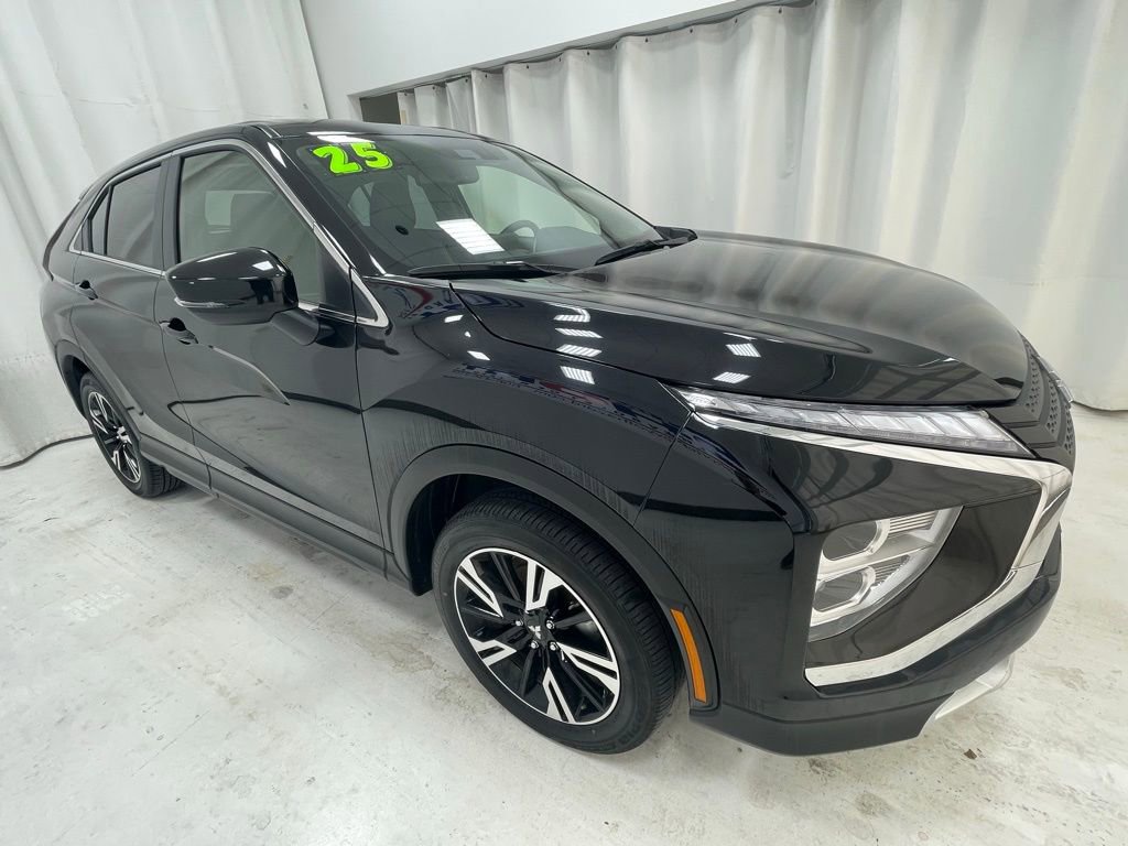 Used 2025 Mitsubishi Eclipse Cross SE image 3