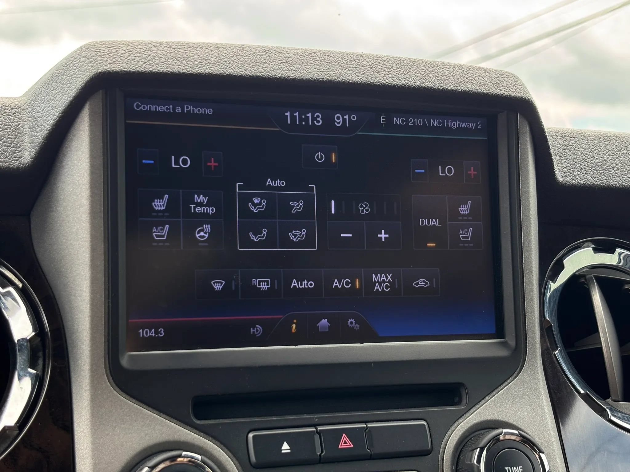 Used 2014 Ford F250 Platinum w/ FX4 Off-Road Package AWD/4WD image 42