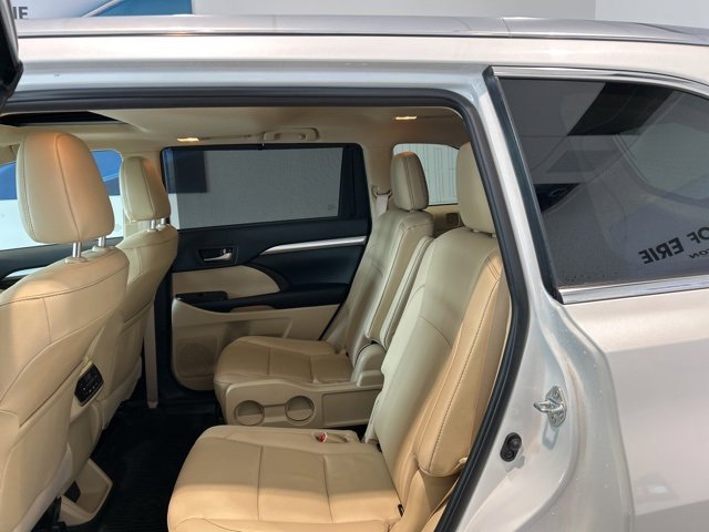 Used 2019 Toyota Highlander XLE image 16