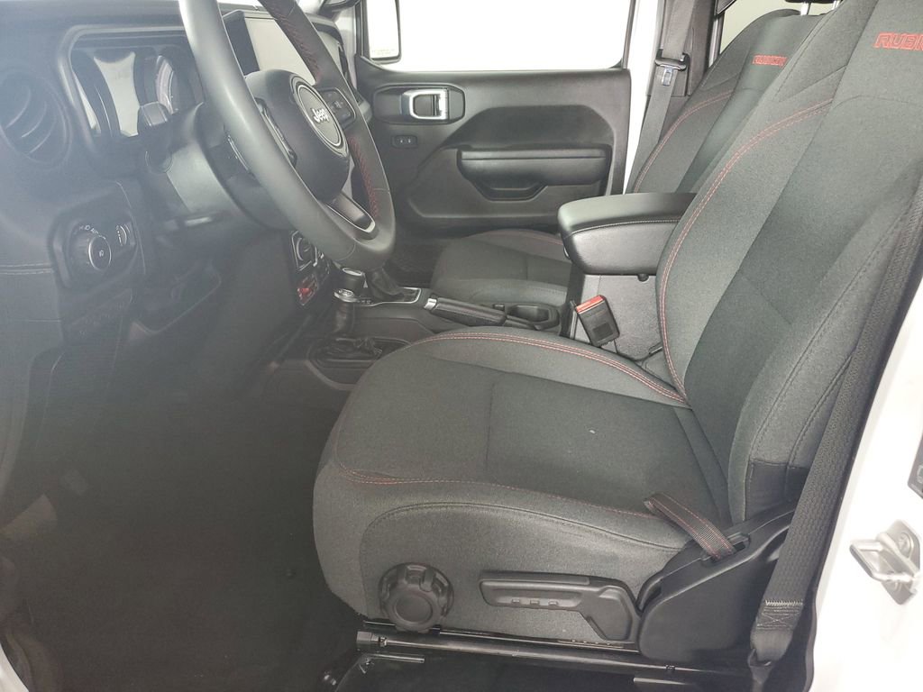 Used 2025 Jeep Wrangler Unlimited Rubicon AWD/4WD image 11