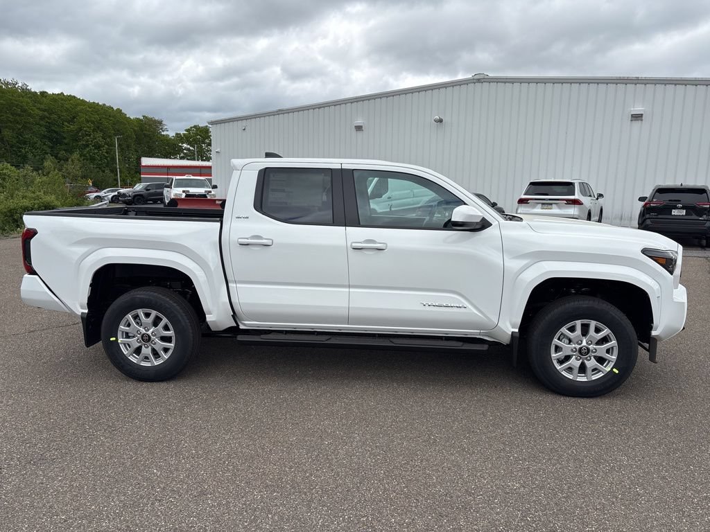 Certified 2026 Toyota Tacoma SR5 AWD/4WD image 8