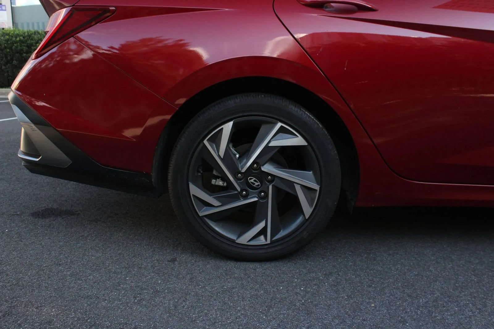 Used 2025 Hyundai Elantra SEL FWD image 5