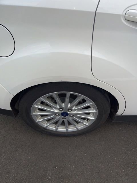 Used 2016 Ford C-MAX Energi SEL w/ Equipment Group 302A FWD image 8