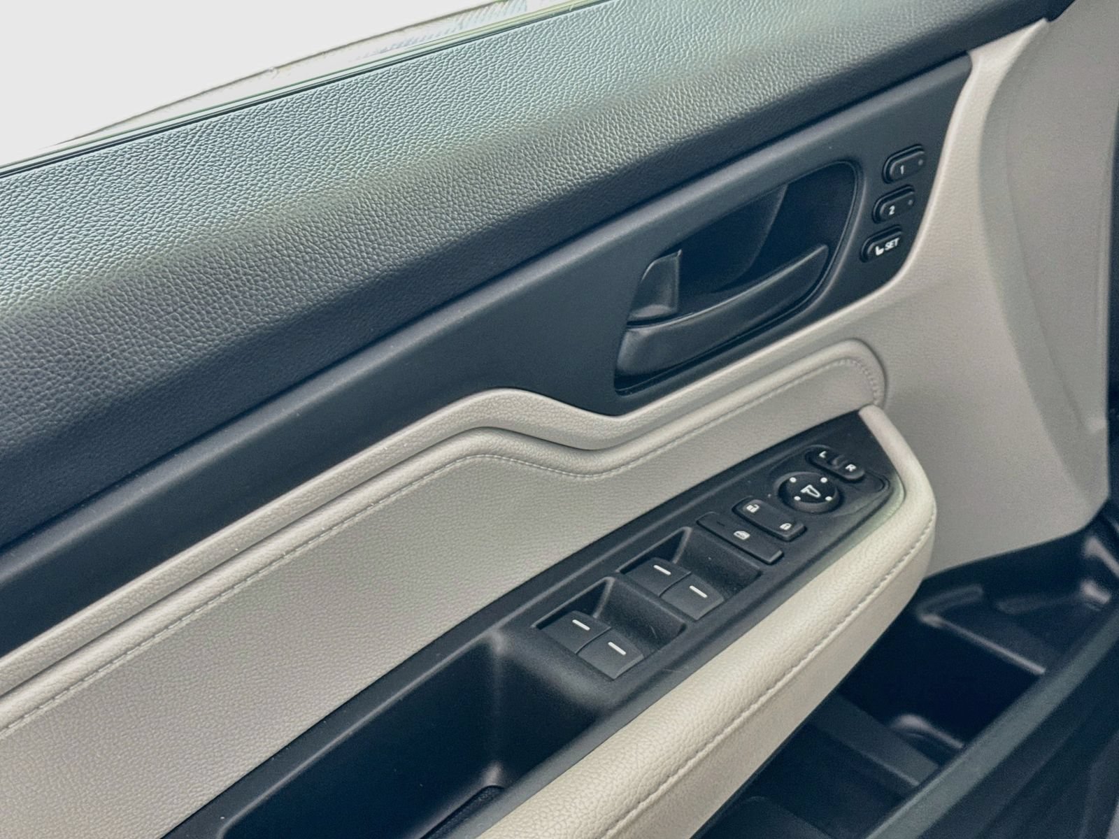 Used 2023 Honda Odyssey EX-L image 13