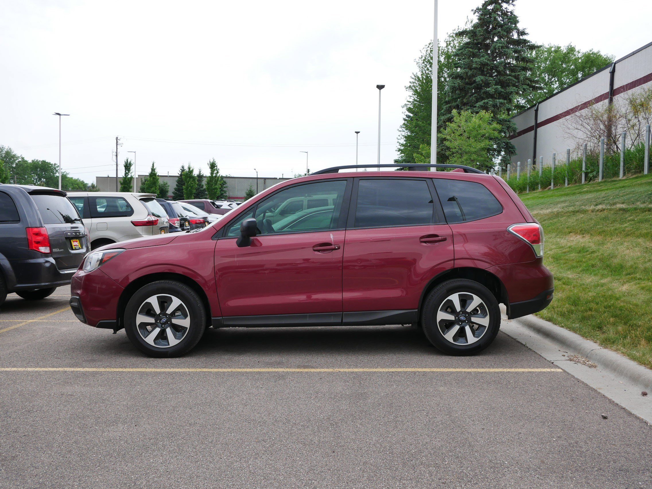 Used 2018 Subaru Forester 2.5i w/ Alloy Wheel Package AWD/4WD image 3