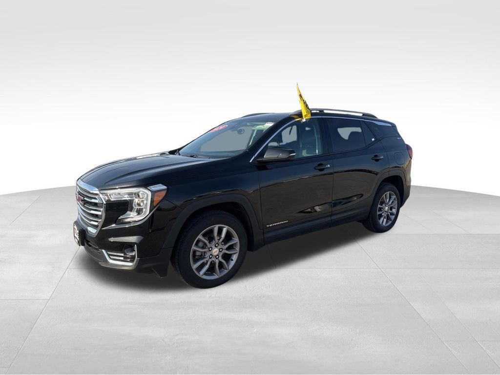 Used 2024 GMC Terrain SLT AWD/4WD image 4