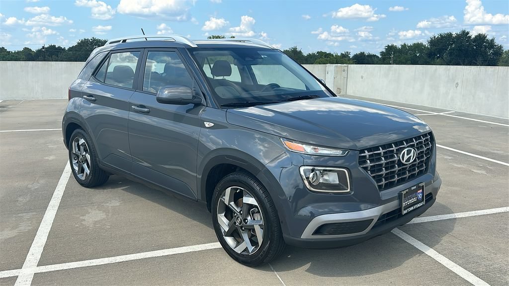 Used 2025 Hyundai Venue SEL FWD image 15