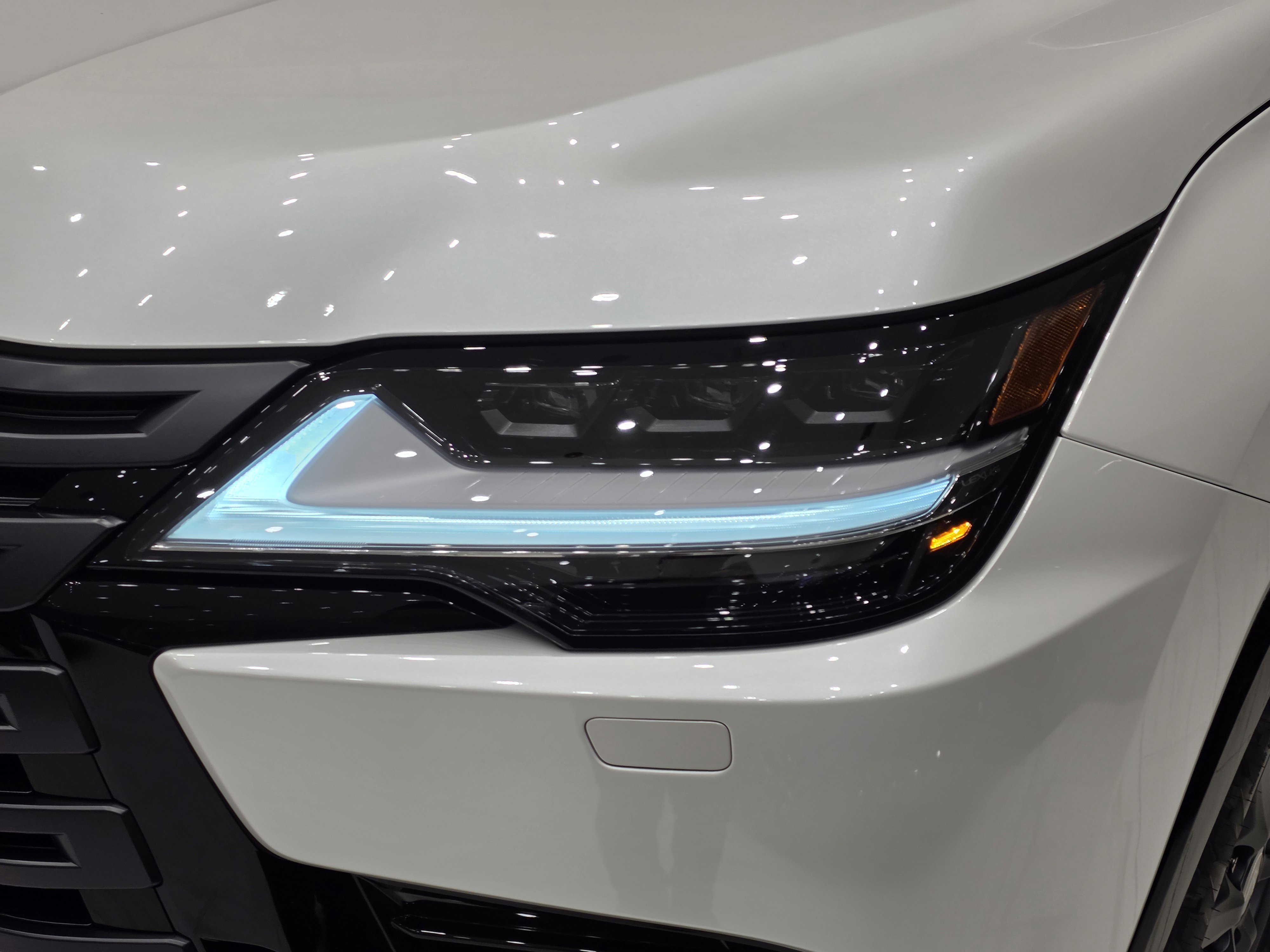 New 2026 Lexus LX 700h Overtrail image 10