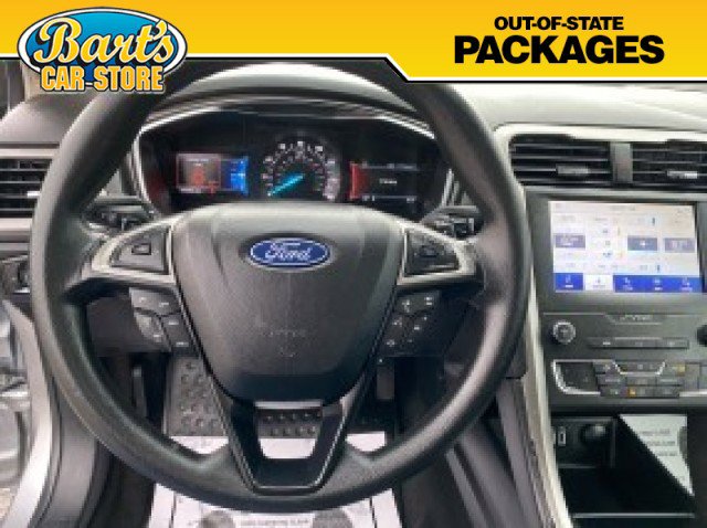 Used 2020 Ford Fusion SE image 32