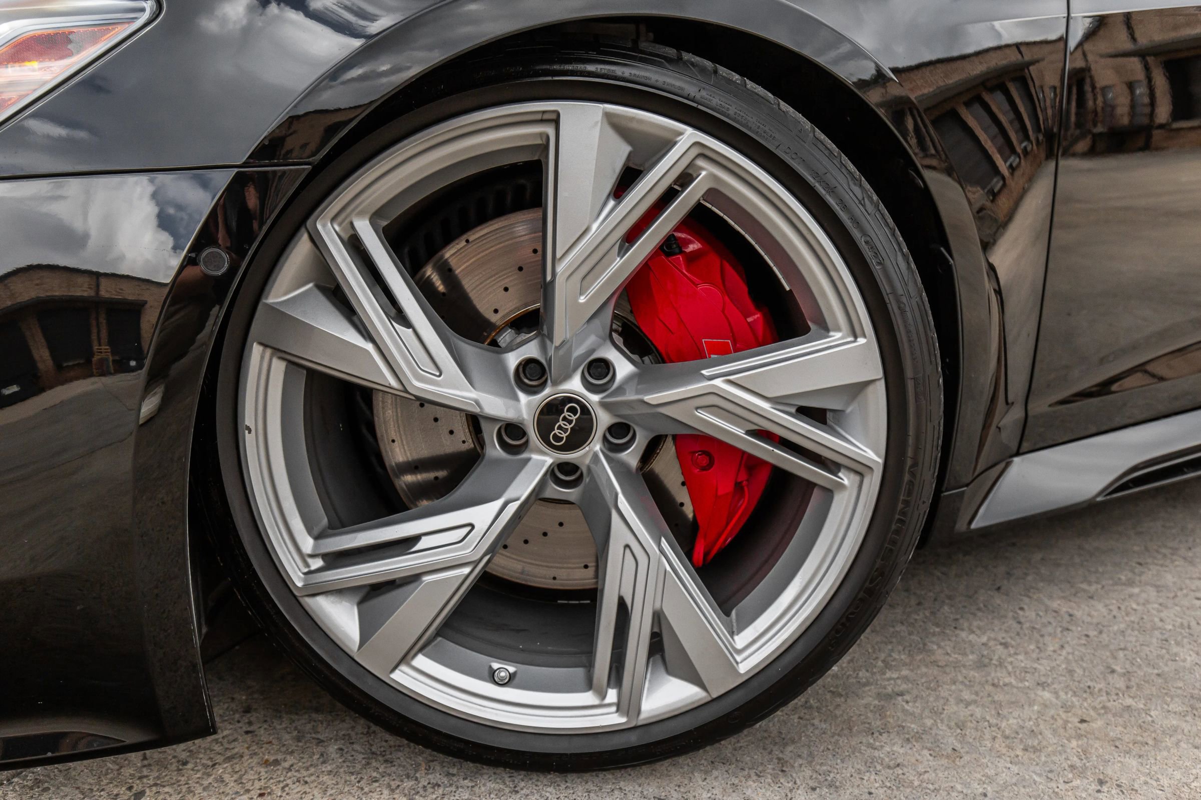 Used 2021 Audi RS 6 w/ Executive Package image 3