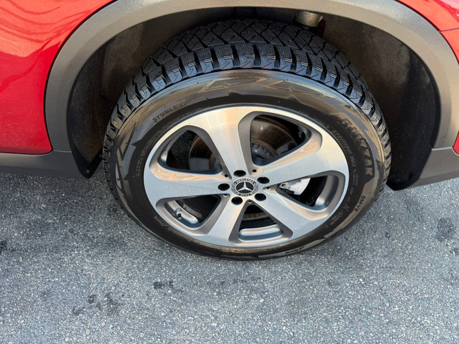 Used 2018 Mercedes-Benz GLC 300 4MATIC image 5