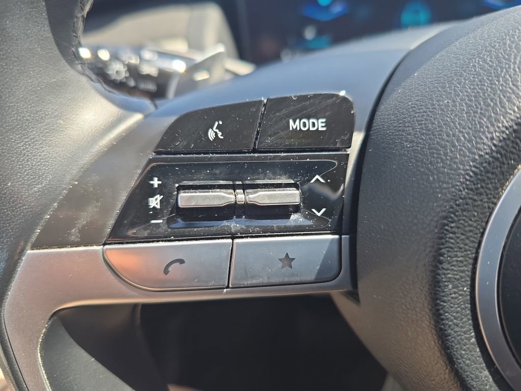 Used 2024 Hyundai Tucson Limited AWD/4WD image 23