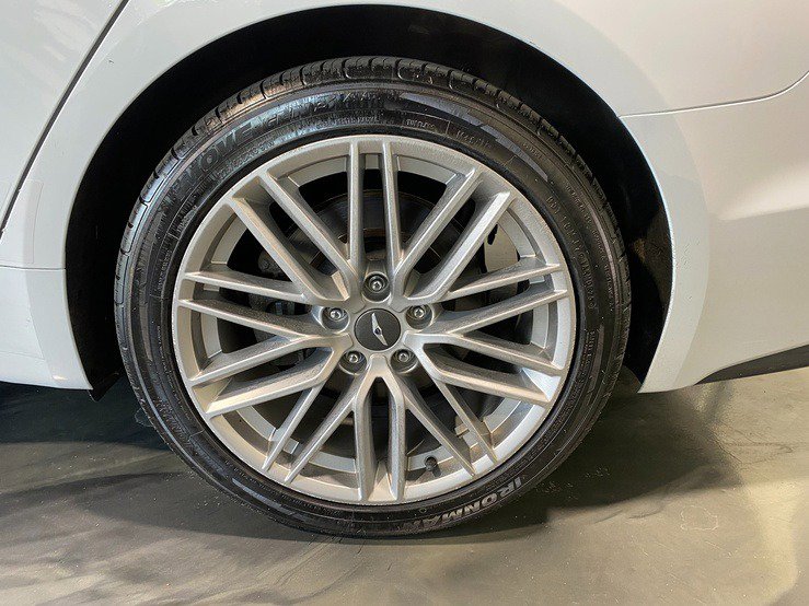 Used 2020 Genesis G70 2.0T RWD image 11