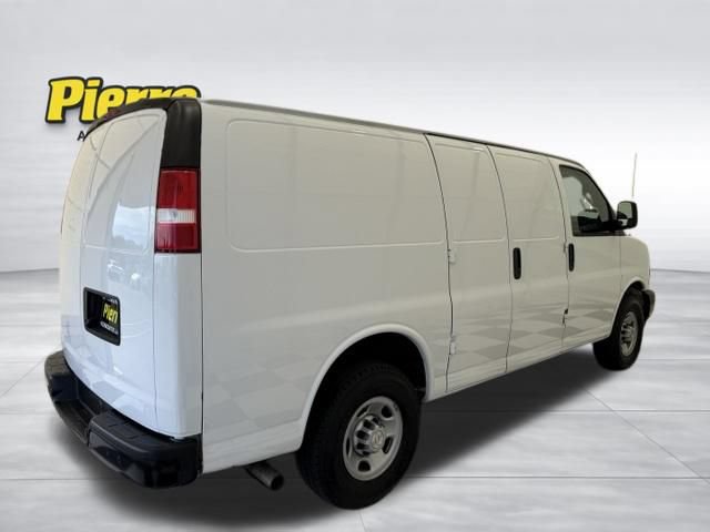 Used 2021 Chevrolet Express 2500 w/ Driver Convenience Package RWD image 5