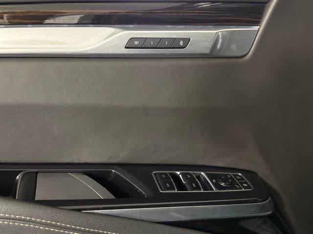 Used 2026 Cadillac Escalade Luxury AWD/4WD image 13