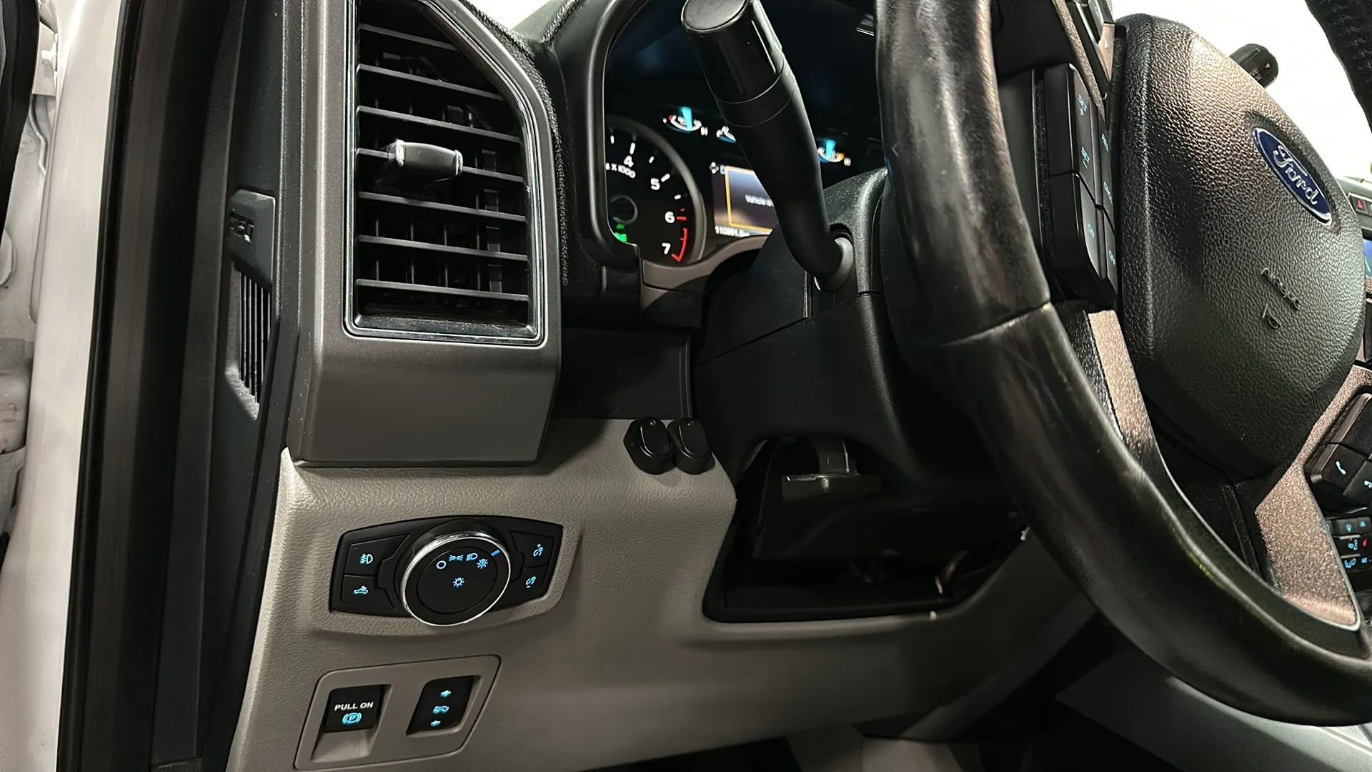 Used 2019 Ford F150 XLT w/ Equipment Group 302A Luxury image 26