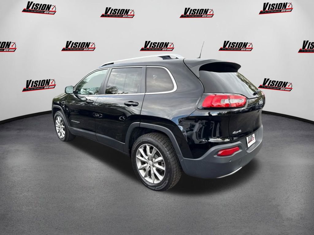 Used 2018 Jeep Cherokee Limited image 7