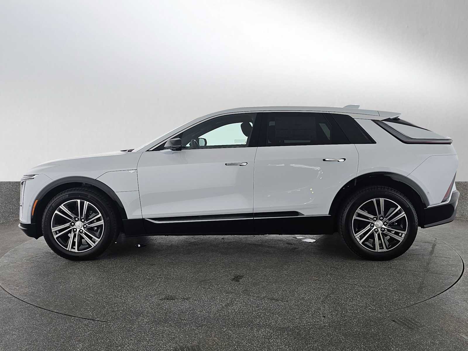 New 2026 Cadillac Lyriq Luxury w/ LPO, Floor Liner Package image 6