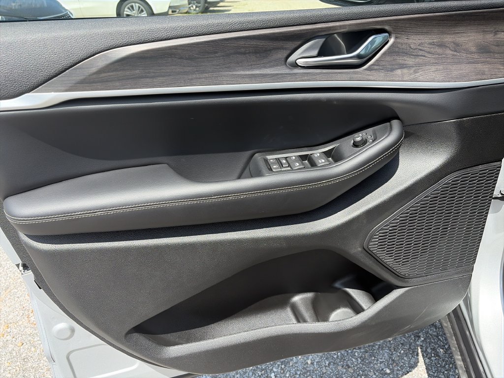 New 2026 Jeep Grand Cherokee Altitude RWD image 16