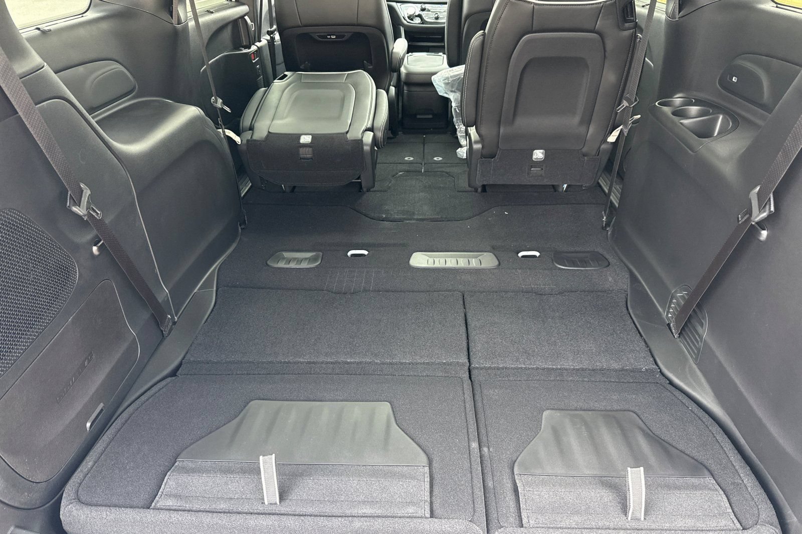 New 2027 Chrysler Pacifica Limited AWD/4WD image 15