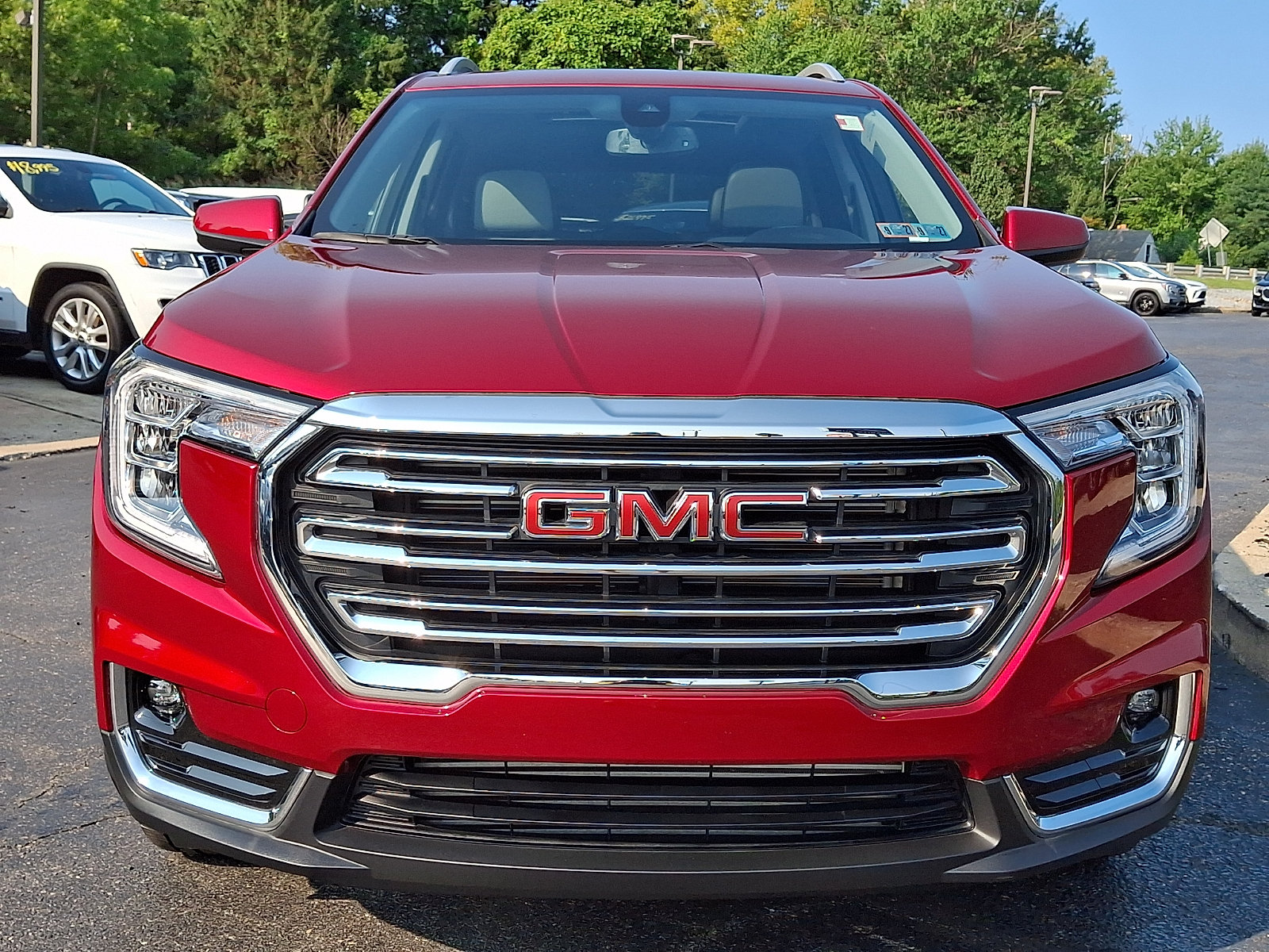 Used 2023 GMC Terrain SLT AWD/4WD image 2