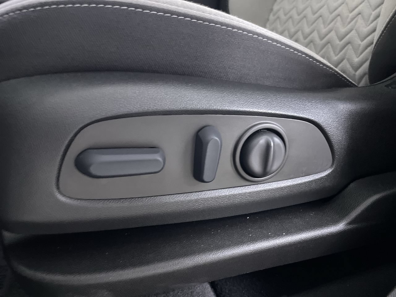 Used 2022 Chevrolet Equinox LS AWD/4WD image 13