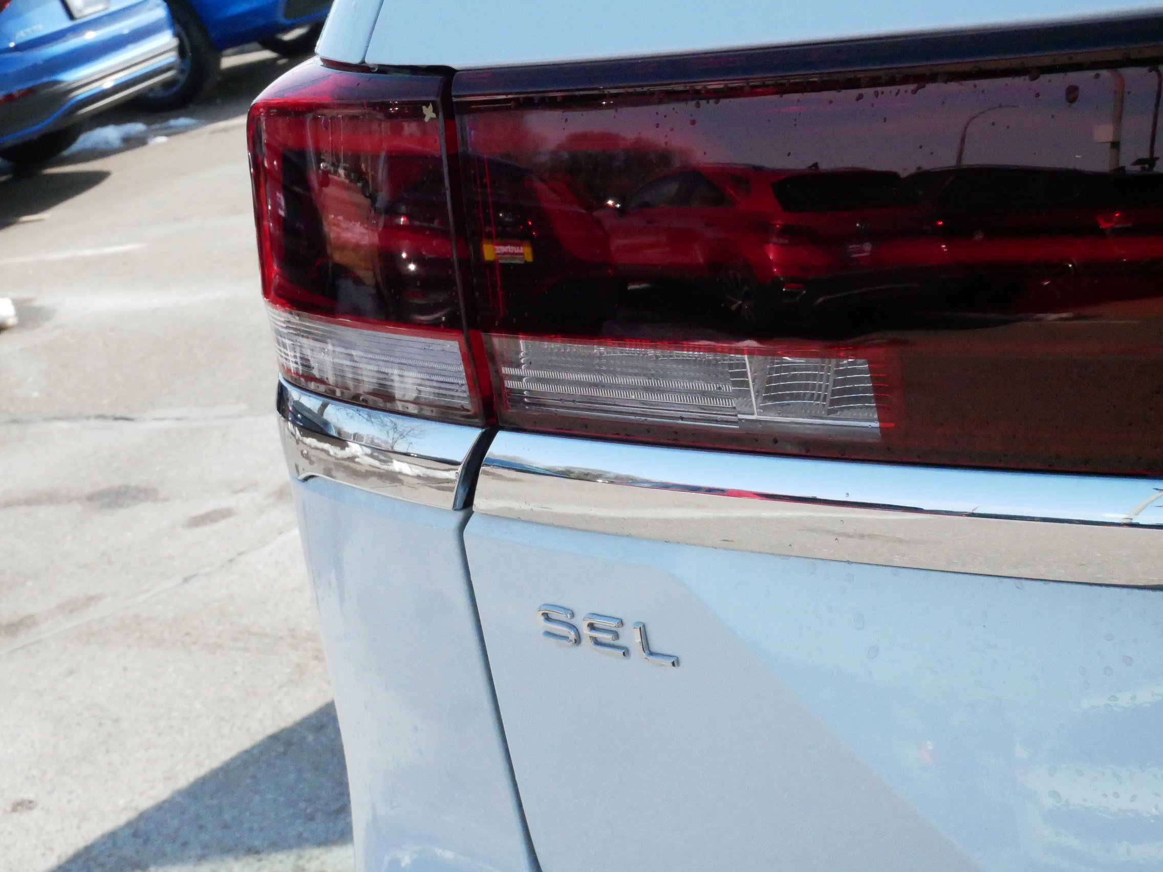 Used 2024 Volkswagen Atlas SEL Premium R-Line image 17