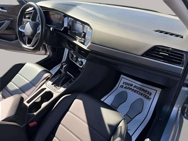 Used 2024 Volkswagen Jetta SE image 28