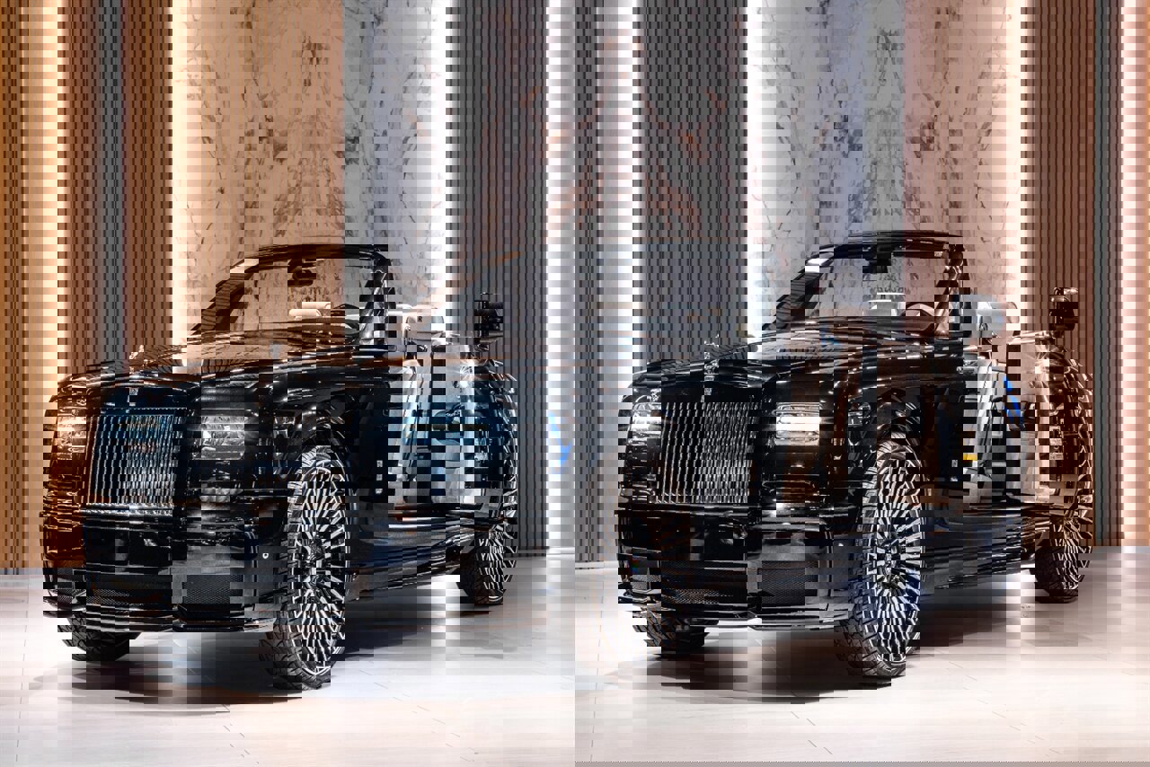 Used 2015 Rolls-Royce Phantom Drophead Coupe image 2