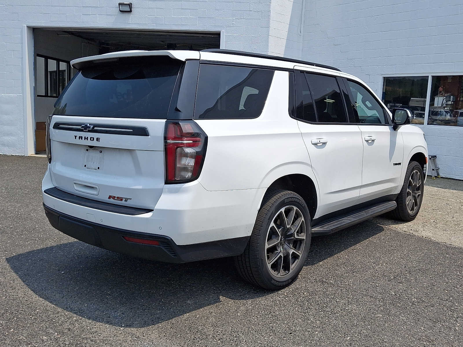 Used 2023 Chevrolet Tahoe RST w/ Luxury Package AWD/4WD image 4