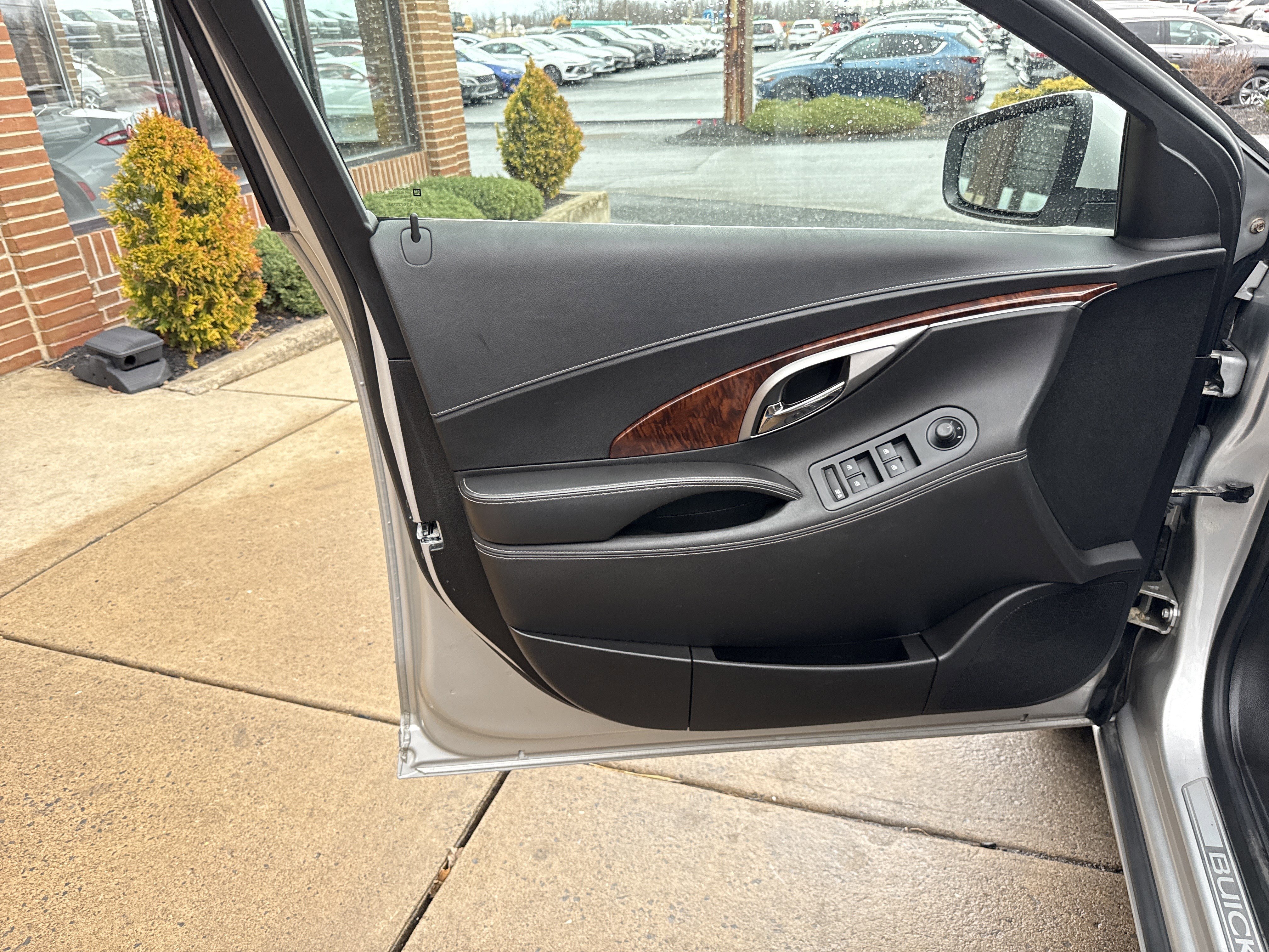 Used 2010 Buick LaCrosse CXL image 15