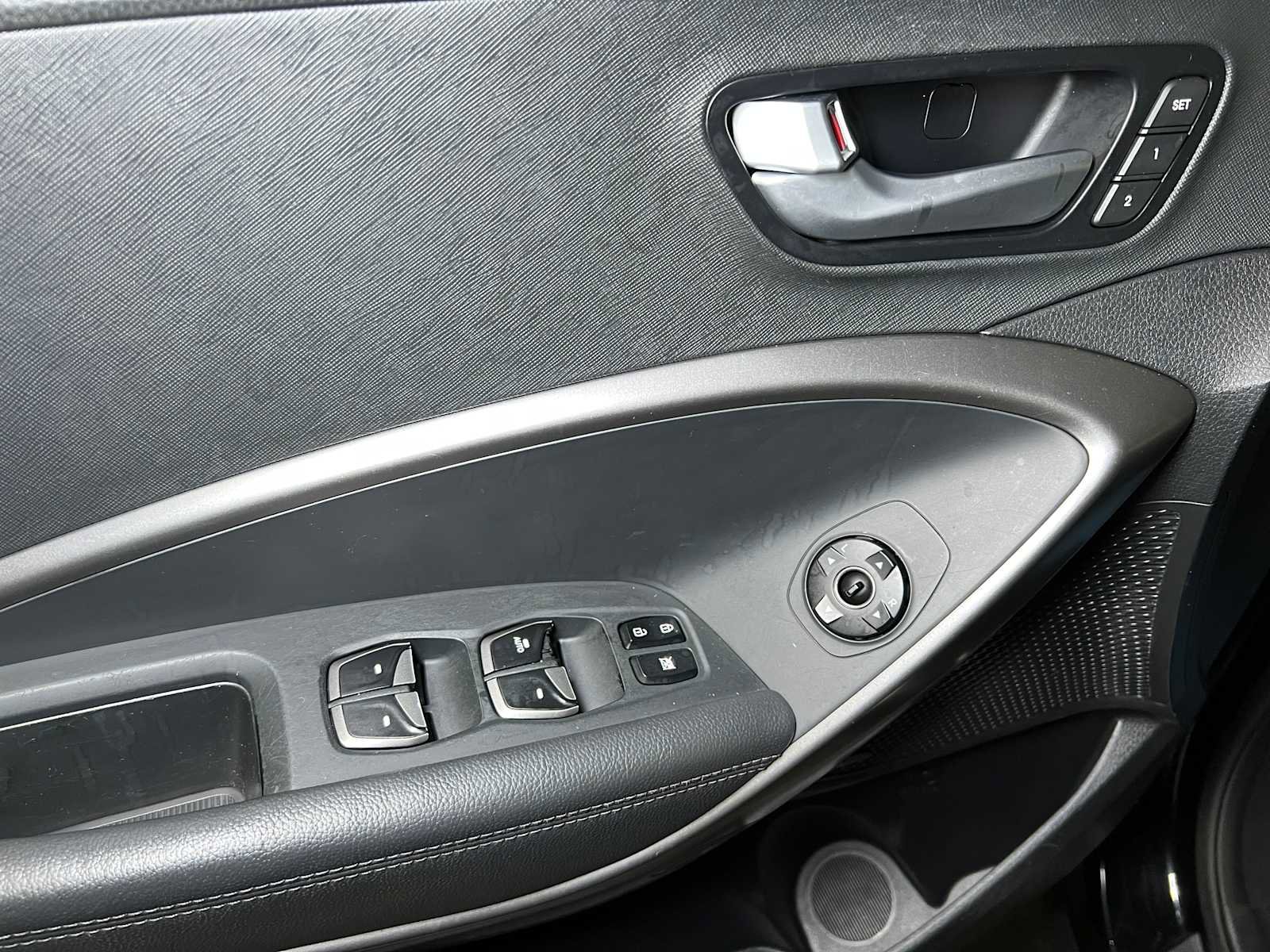 Used 2014 Hyundai Santa Fe Limited w/ Ultimate Package 07 image 23